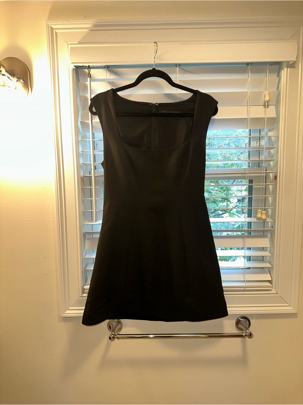 House of Harlow 1960 Black Scoop Neck Mini Dress